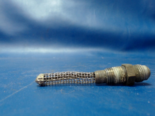 0422130 Cessna - Strainer - Fuel Tank (Finger)